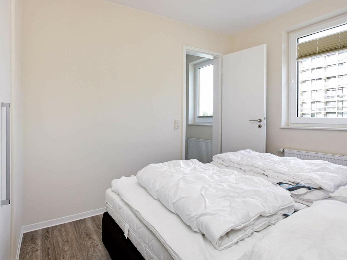 Two-bedroom In 7 Apartment *